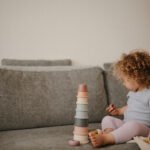 Mushie puodelių bokštas – lavinamasis žaislas